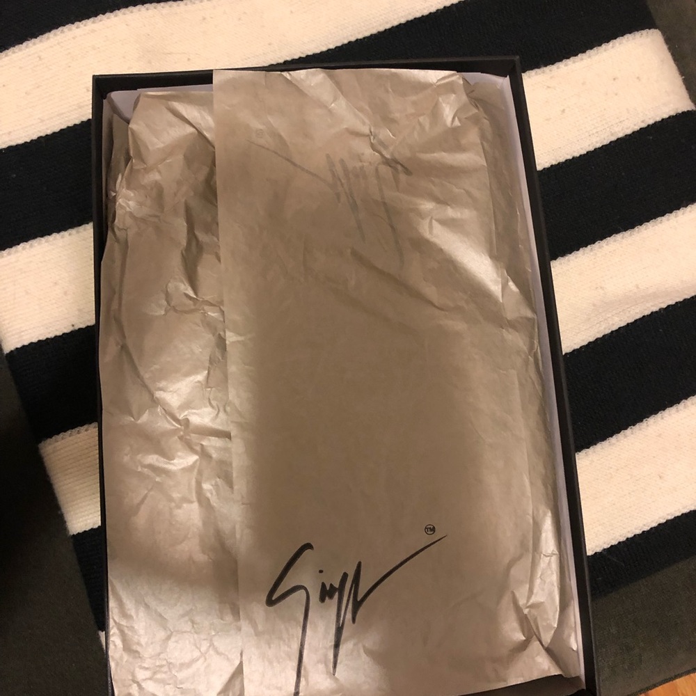 Giuseppe Zanotti- size 10 black suede - Picture 3 of 8